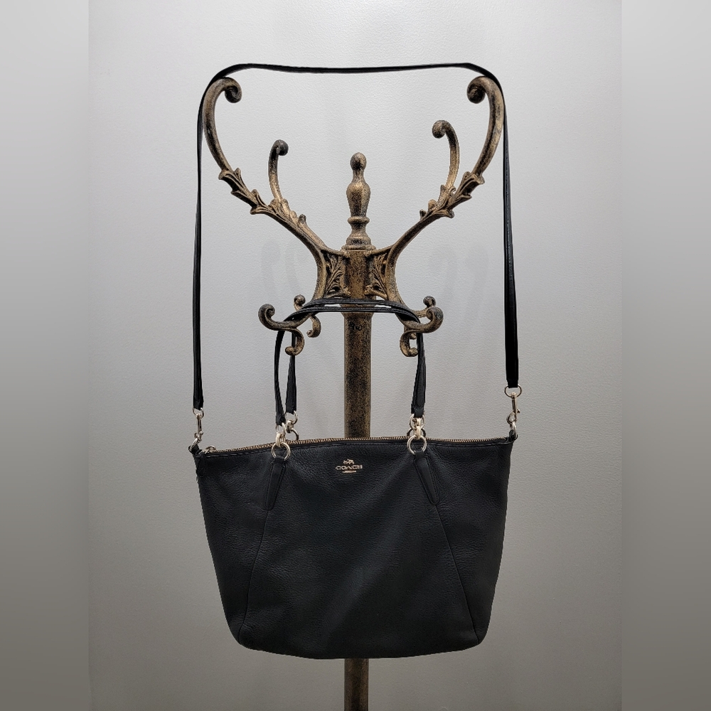 Coach Black Crossbody Bag Sleek and Stylish